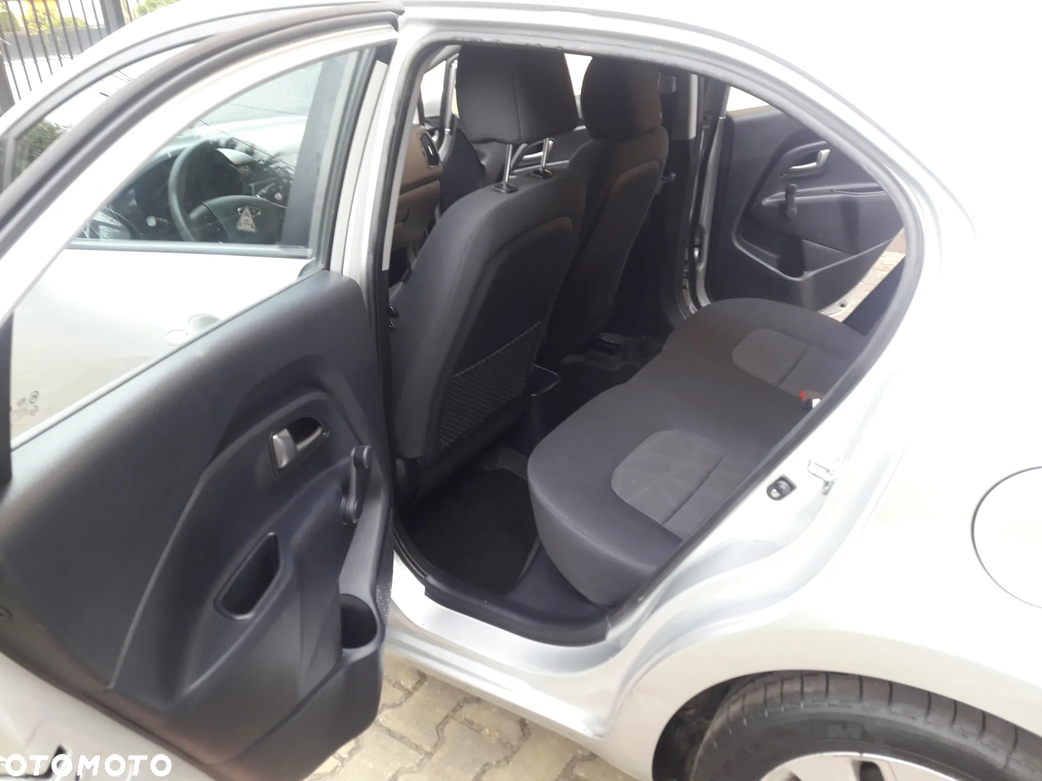 Kia Rio 1.2 Business Line - 12