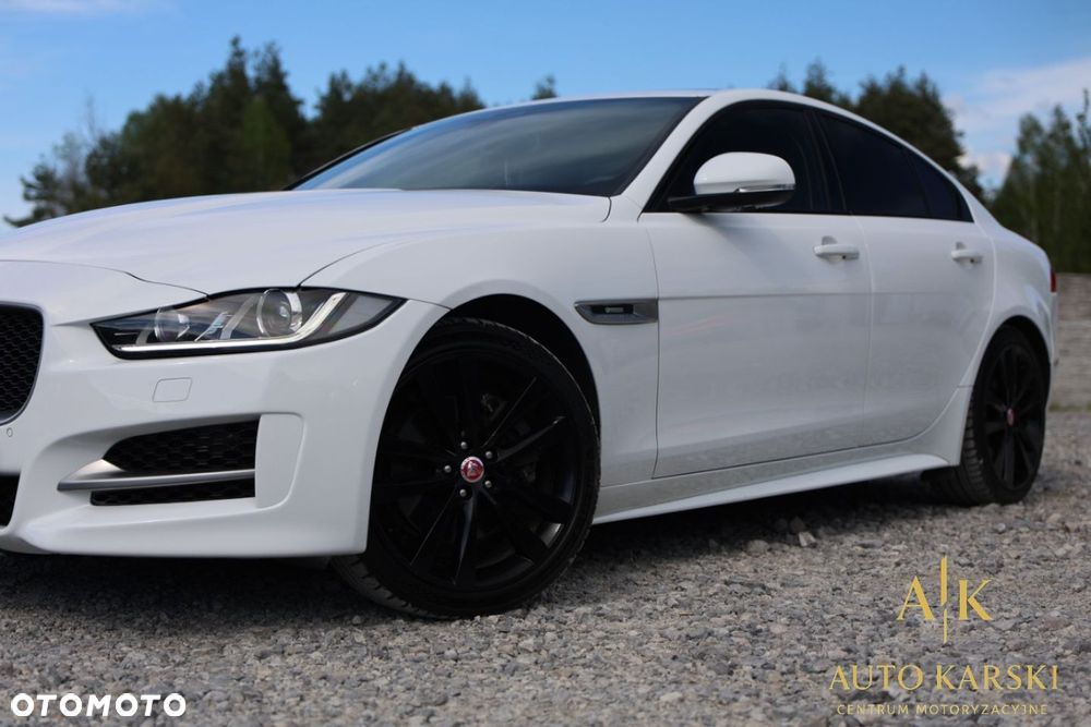 Jaguar XE - 10