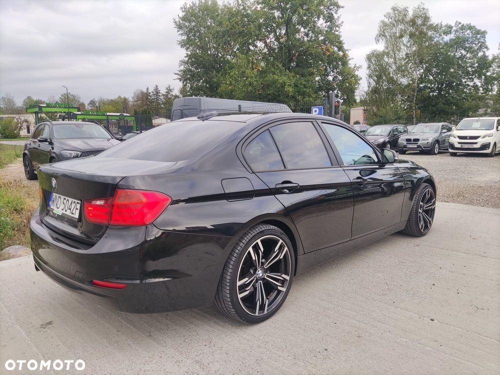 BMW Seria 3 320i Sport Line - 6