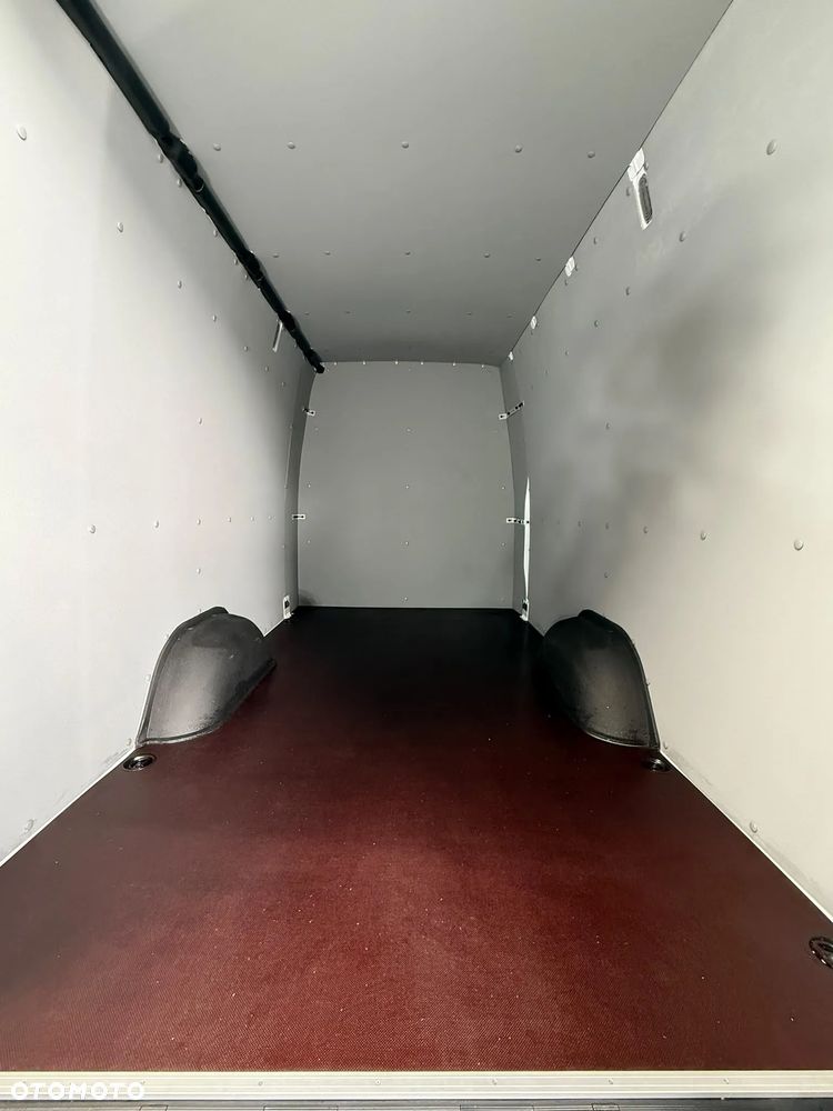Mercedes-Benz Sprinter - 8
