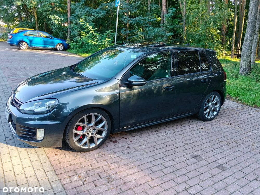 Volkswagen Golf 2.0 TSI GTI - 12
