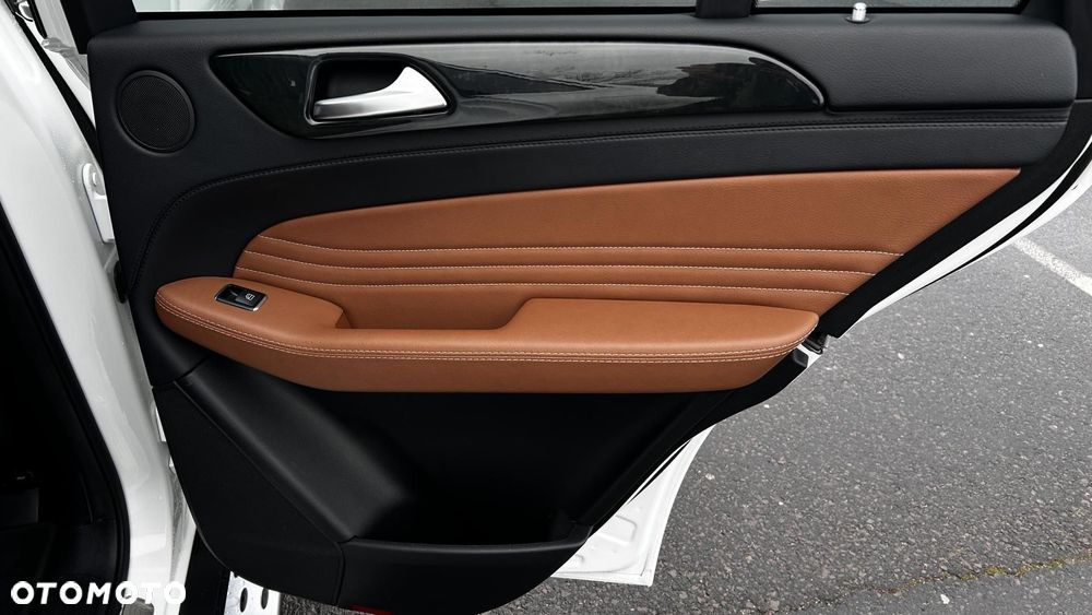 Mercedes-Benz GLE - 24