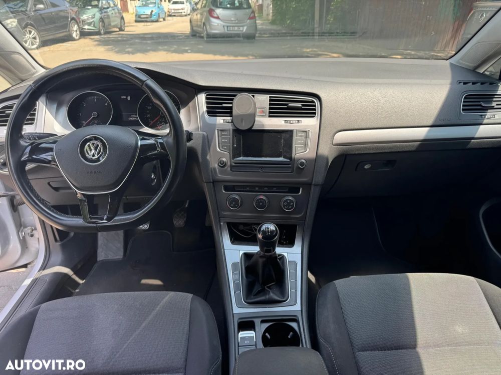 Volkswagen Golf 1.6 TDI DPF Trendline - 6