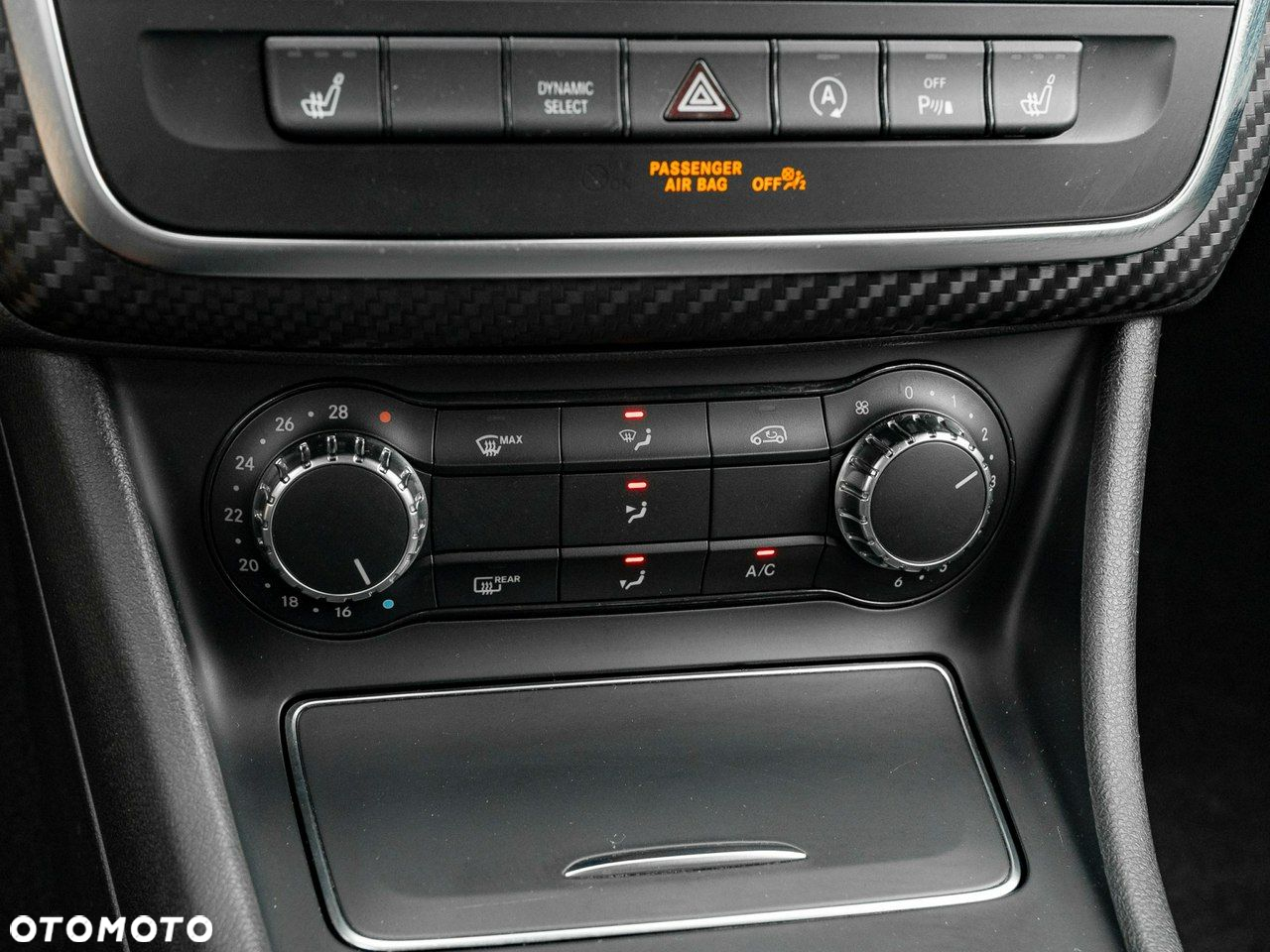 Mercedes-Benz GLA 200 7G-DCT - 20