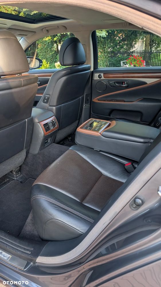 Lexus LS 460 Elite AWD - 18
