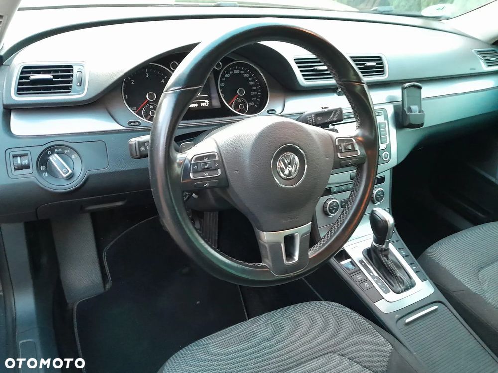 Volkswagen Passat 2.0 Blue TDI DSG SCR Comfortline - 10