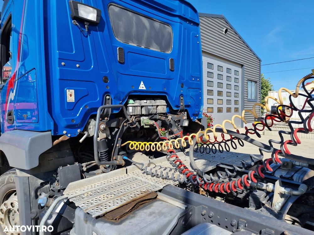 Mercedes-Benz Actros - 3