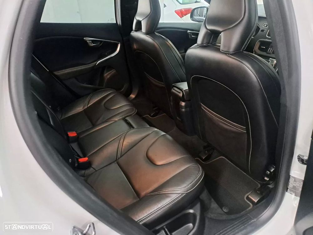 Volvo V40 2.0 D2 R-Design - 25