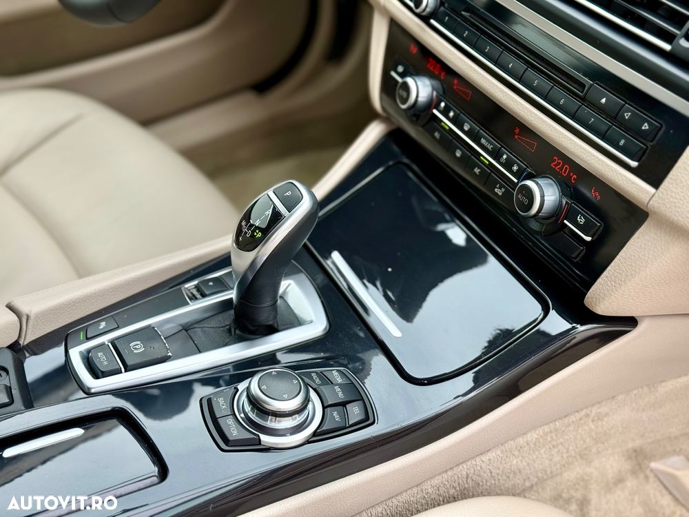 BMW Seria 5 520d Aut. Luxury Line - 13