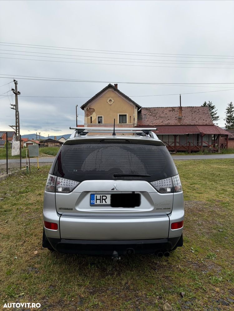 Mitsubishi Outlander 2.0 DI-D 4WD Instyle - 3