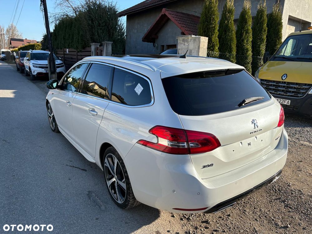 Peugeot 308 - 8