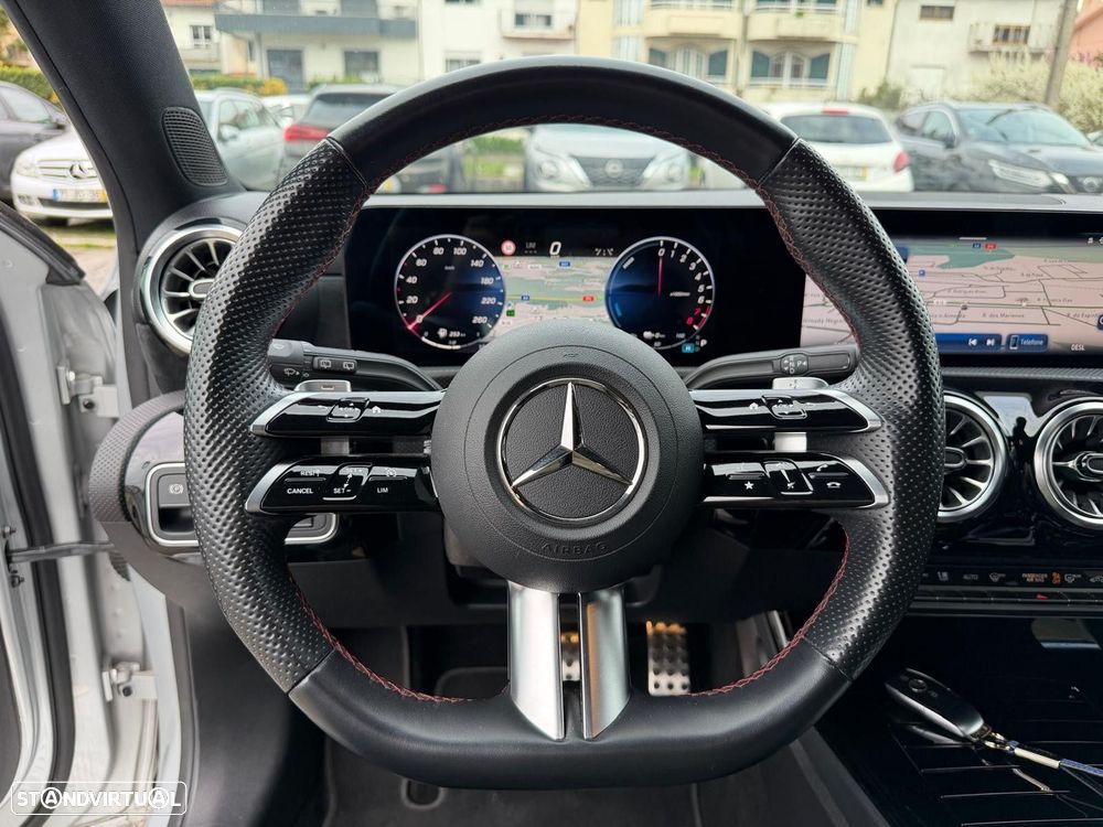 Mercedes-Benz A 250 e AMG Line - 21