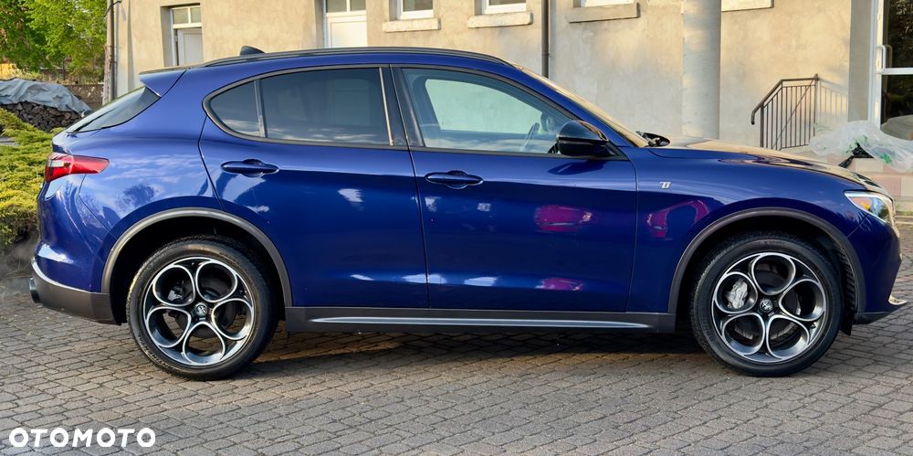 Alfa Romeo Stelvio 2.0 Turbo 16V AT8-Q4 Ti - 3