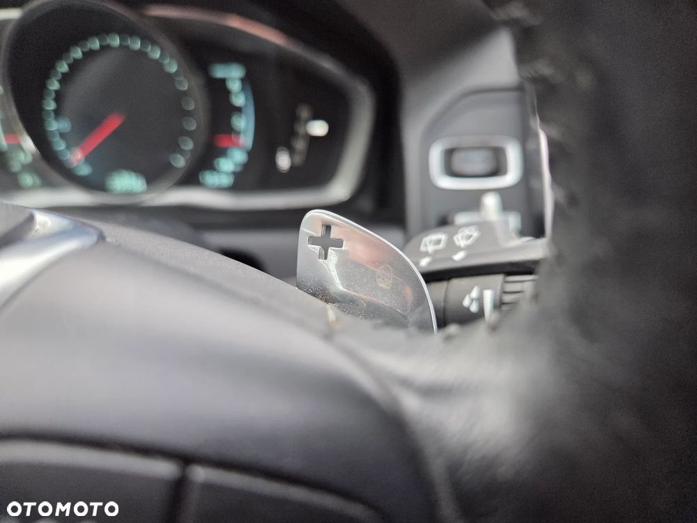 Volvo XC 60 T6 AWD Momentum - 18