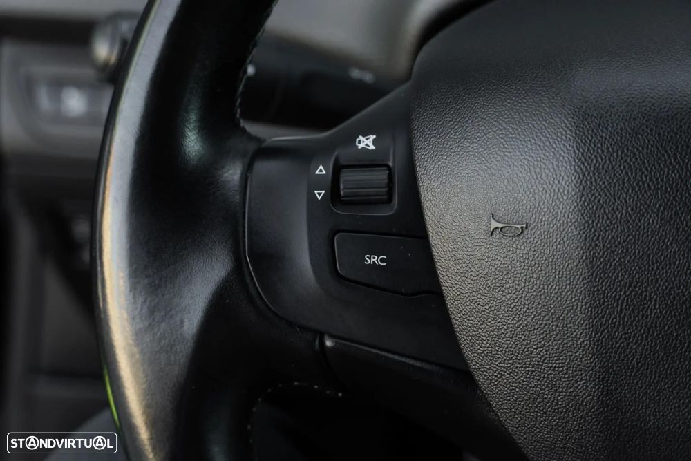 Peugeot 2008 1.2 PureTech Allure - 35