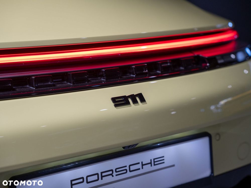 Porsche 911 Carrera T-Hybrid 4 GTS - 22
