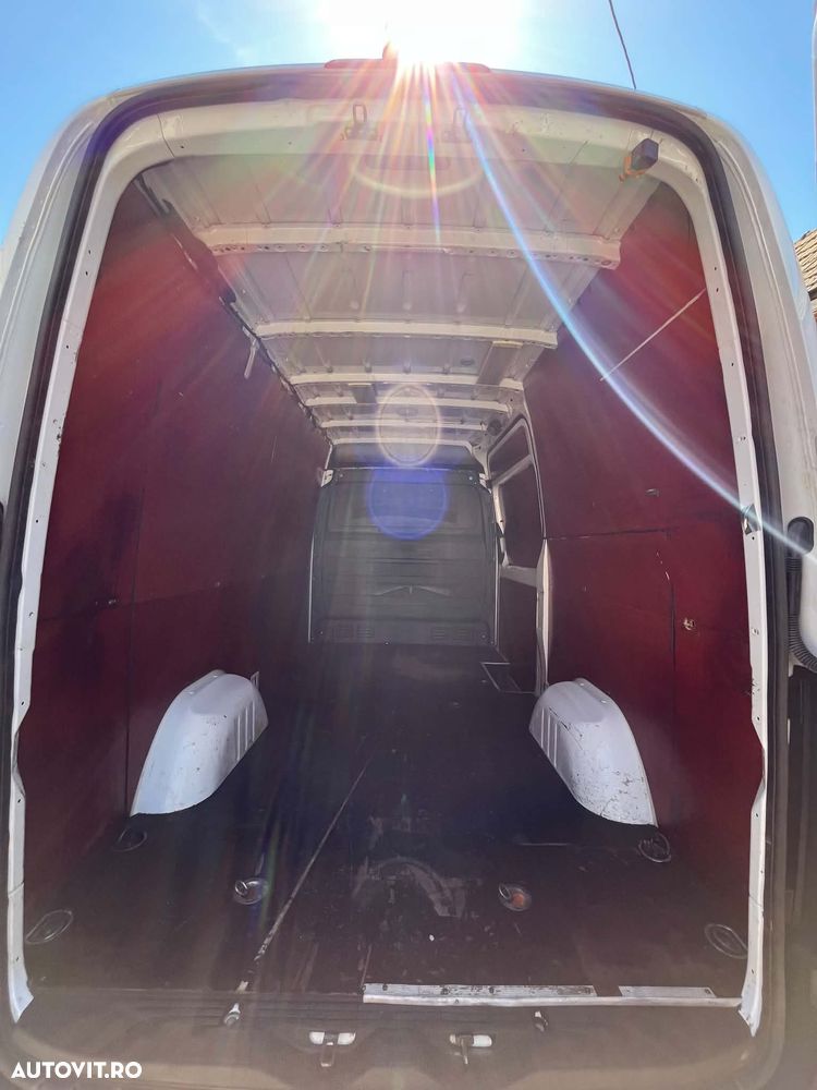 Mercedes-Benz Sprinter - 15