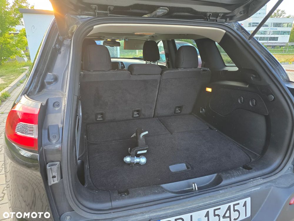 Jeep Cherokee - 25