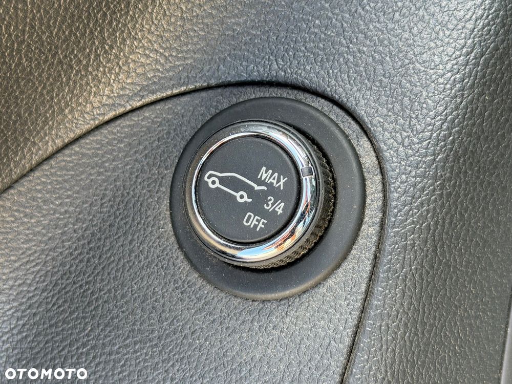 Opel Astra 1.4 T Dynamic S&S - 15