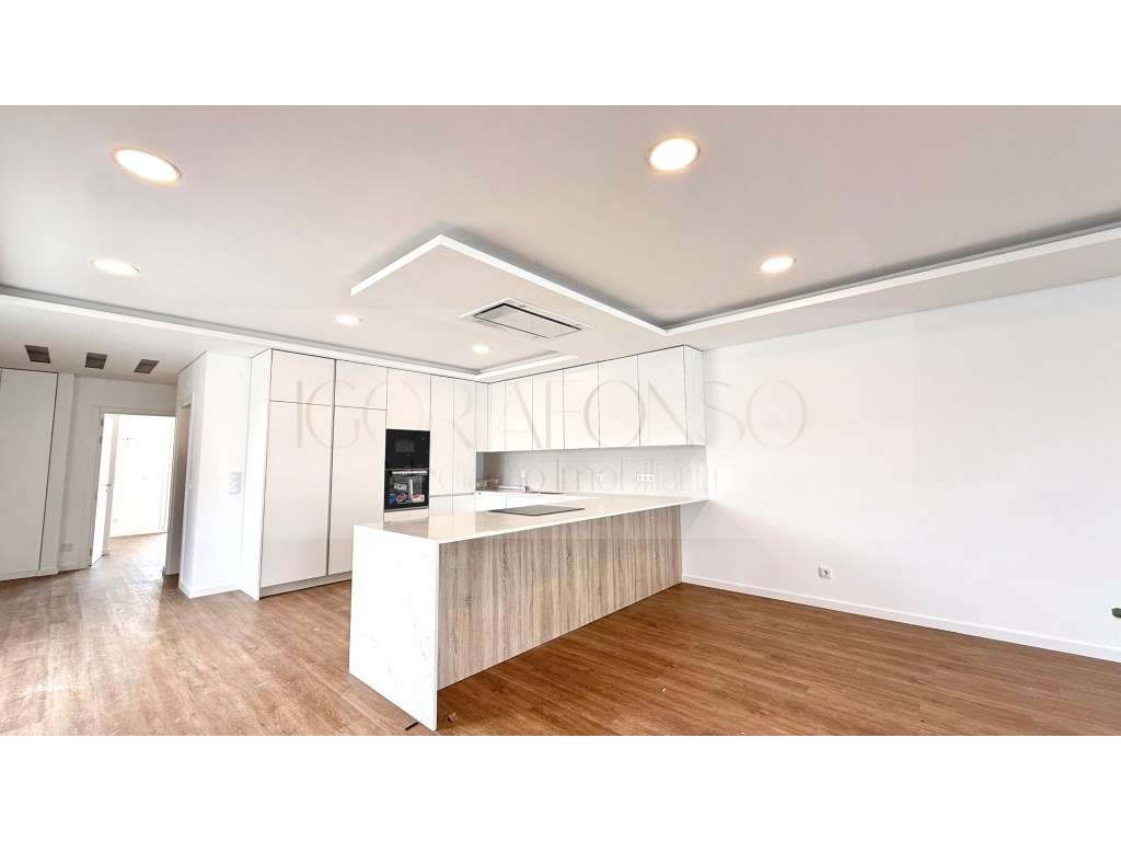 Excelente Moradia T4 Pronta a Habitar com 4 Suítes, Piscina, Terraç... - Grande imagem: 2/41