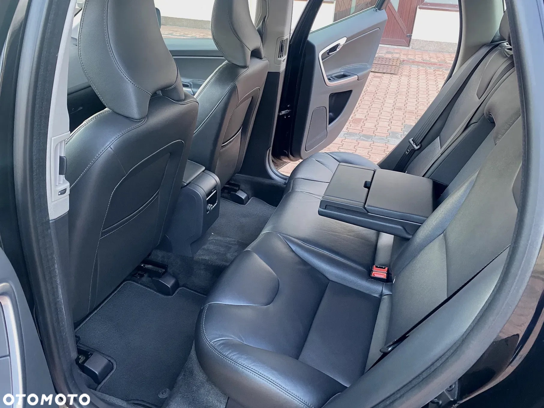 Volvo XC 60 D4 AWD Summum - 24