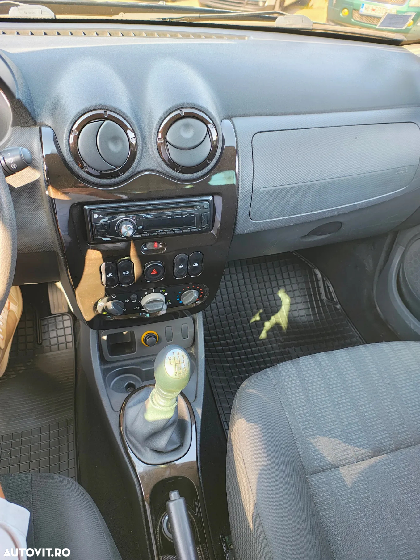 Dacia Duster 1.5 dCi 4x2 Laureate - 9