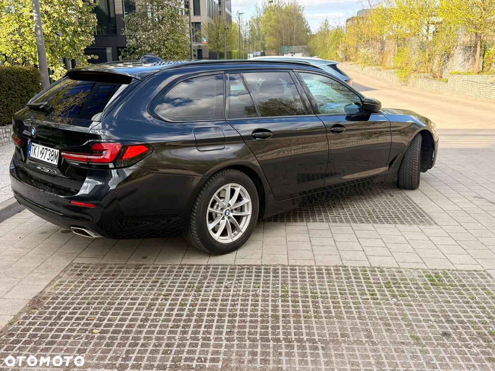 BMW Seria 5 520d xDrive - 7