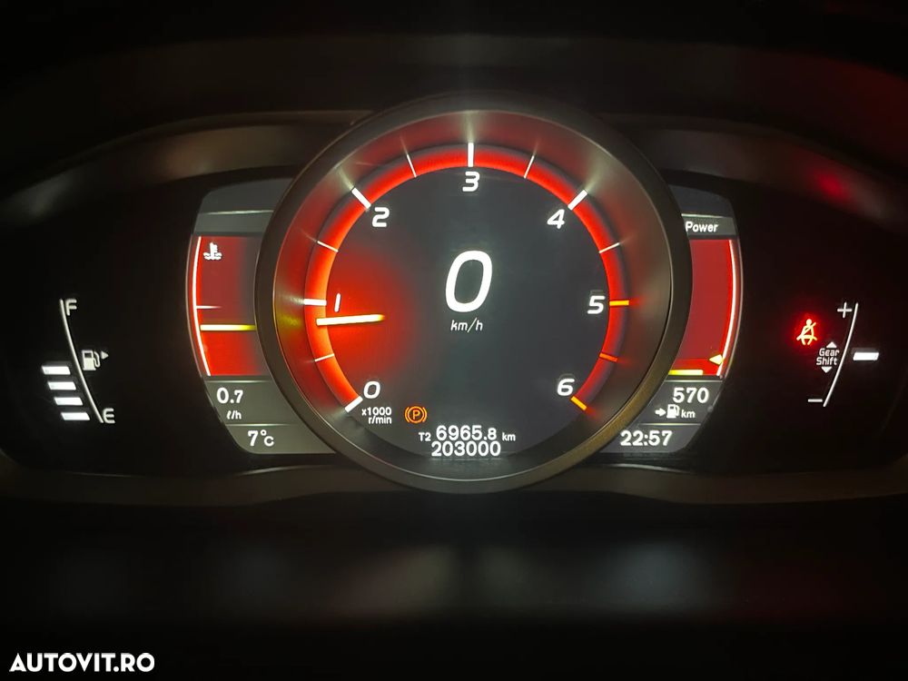 Volvo XC 60 D3 Ocean Race - 12