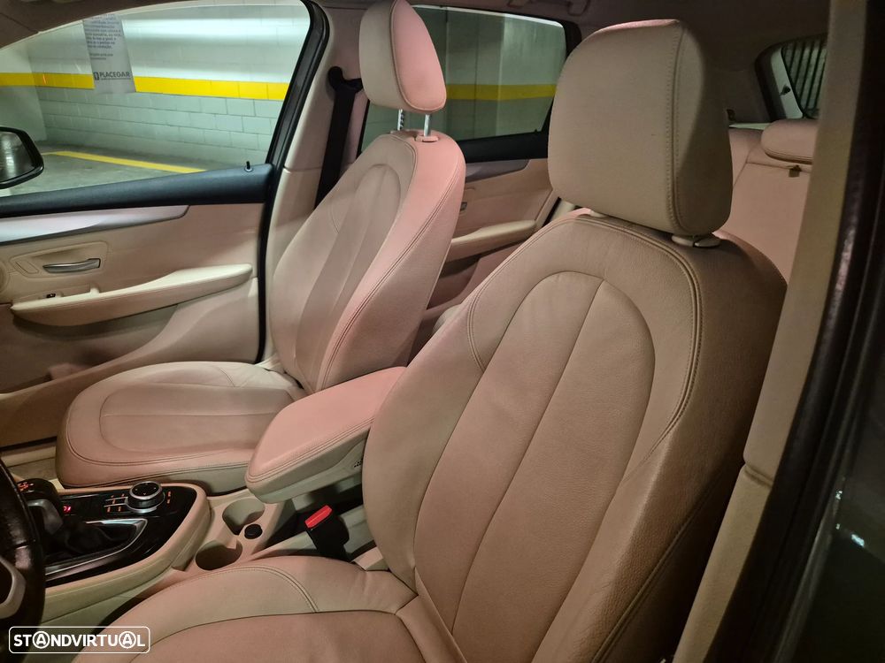 BMW 216 Active Tourer d Line Luxury Auto - 31