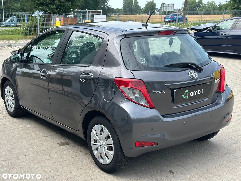Toyota Yaris - 4