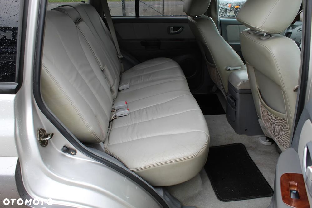 Hyundai Terracan - 14