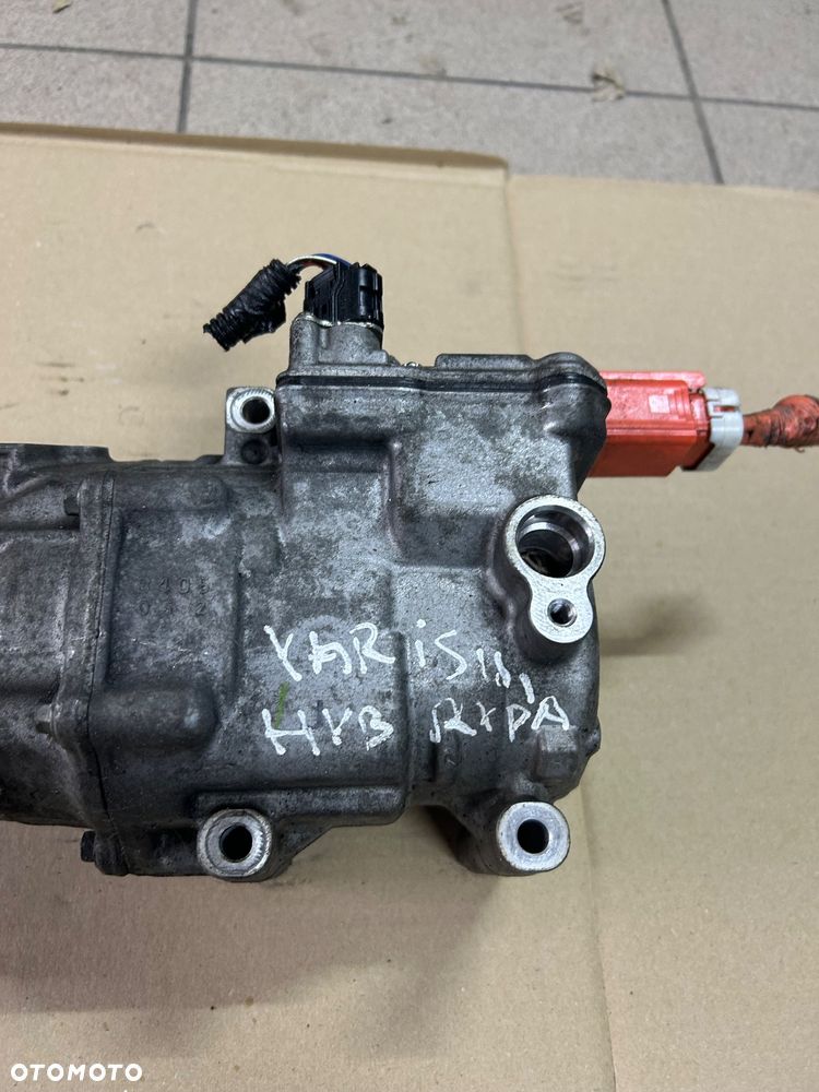 Toyota Yaris III hybryda kompresor klimatyzacji 042200-1501 sprężarka - 2
