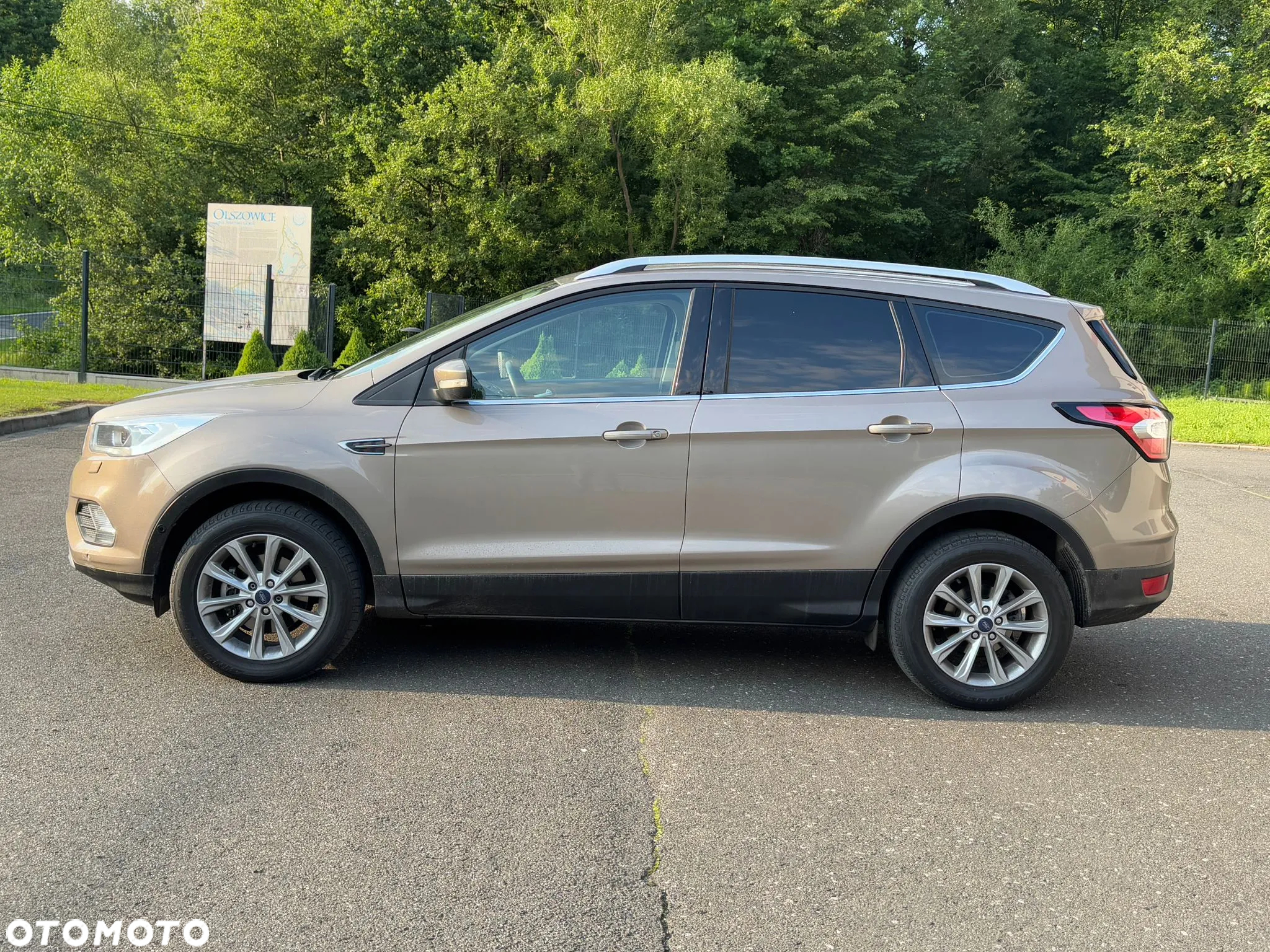 Ford Kuga 1.5 EcoBoost 2x4 Titanium - 8