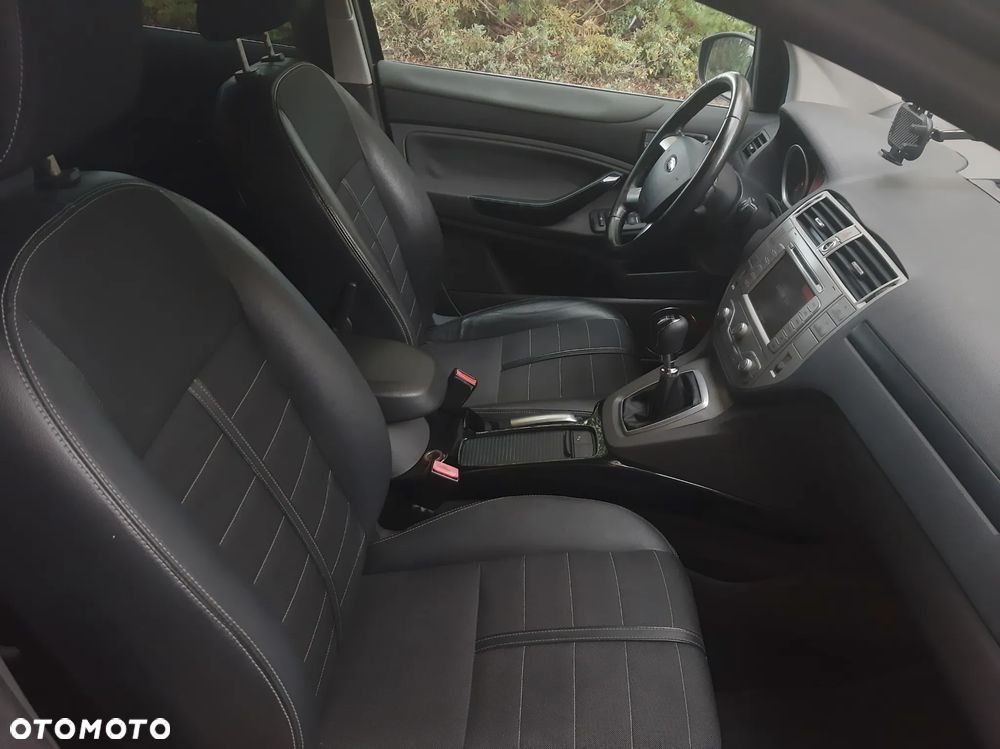 Ford Kuga 2.0 TDCi 4x4 Titanium - 11