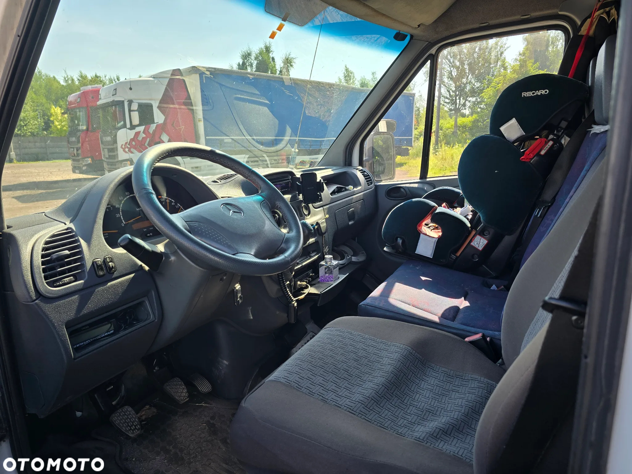 Mercedes-Benz Sprinter - 11