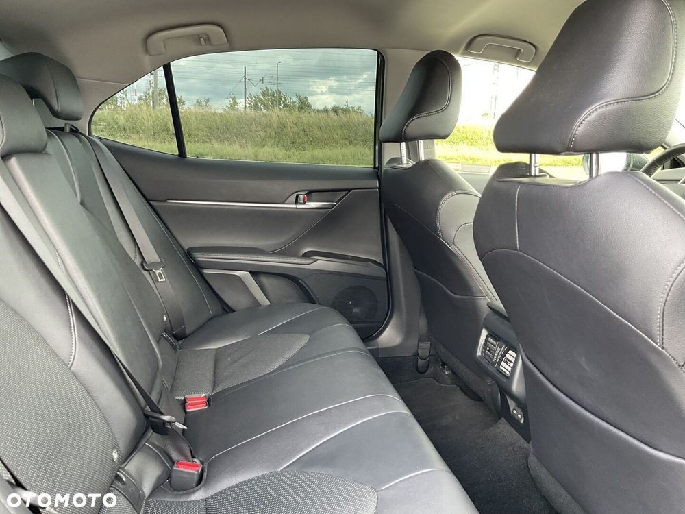Toyota Camry 2.5 Hybrid Executive CVT - 17