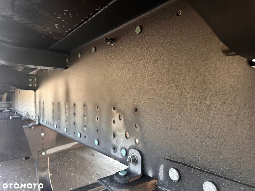 Schmitz Cargobull SCB - 11