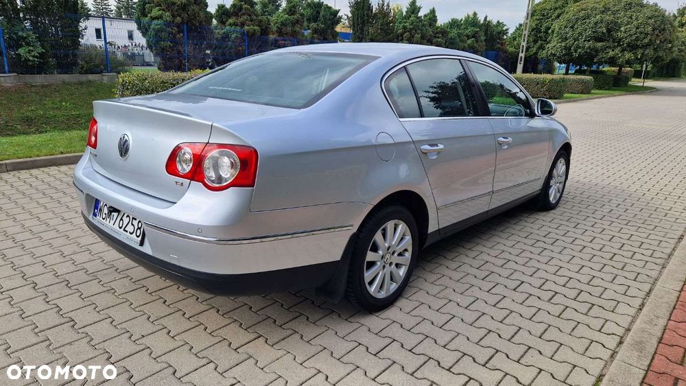 Volkswagen Passat 1.8 TSI Highline - 5