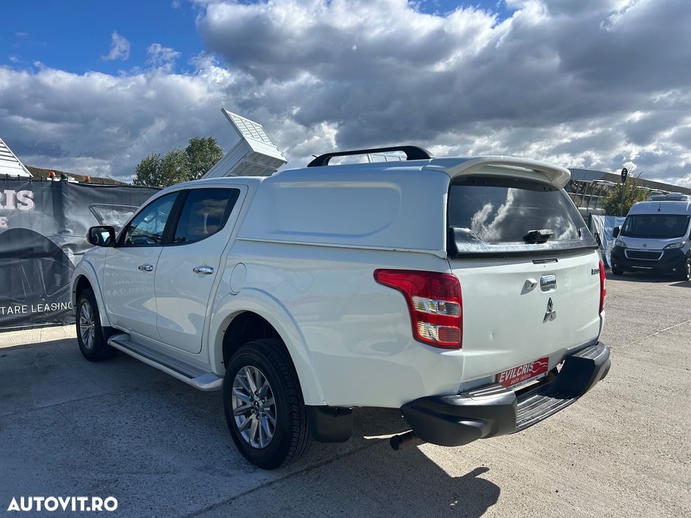 Mitsubishi L200 Double Cab 2.4 DI-D M/T Intense - 11