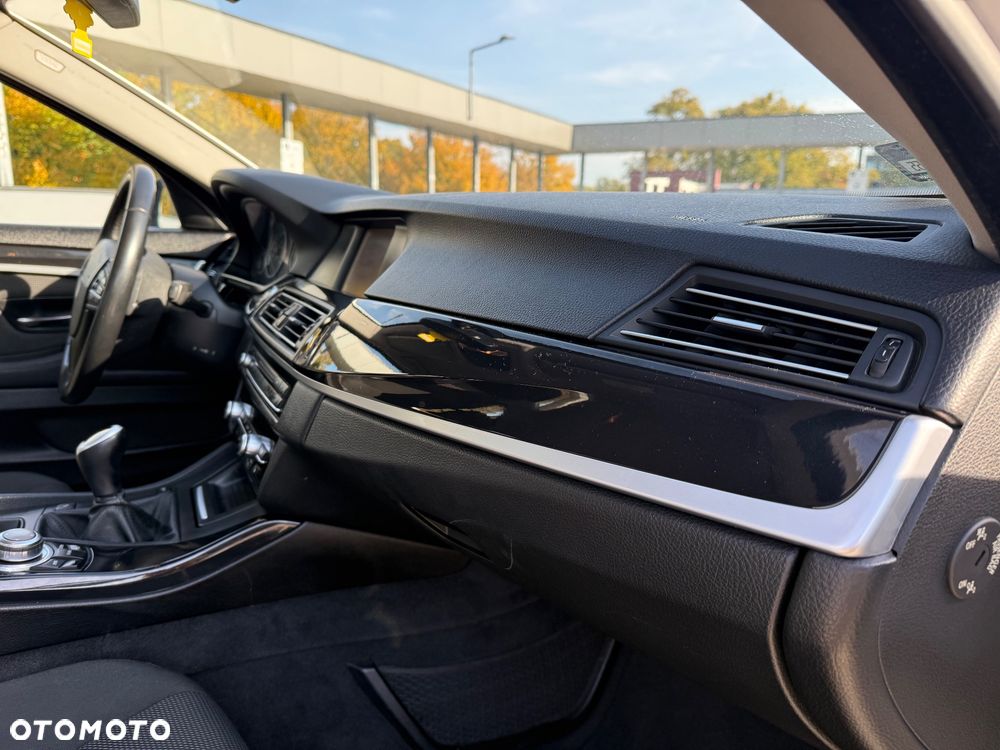 BMW Seria 5 523i - 15