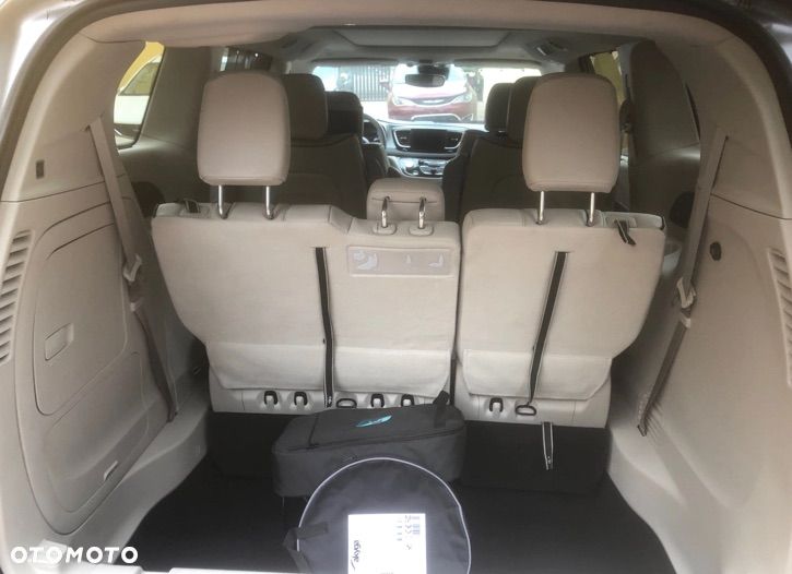 Chrysler Pacifica - 13
