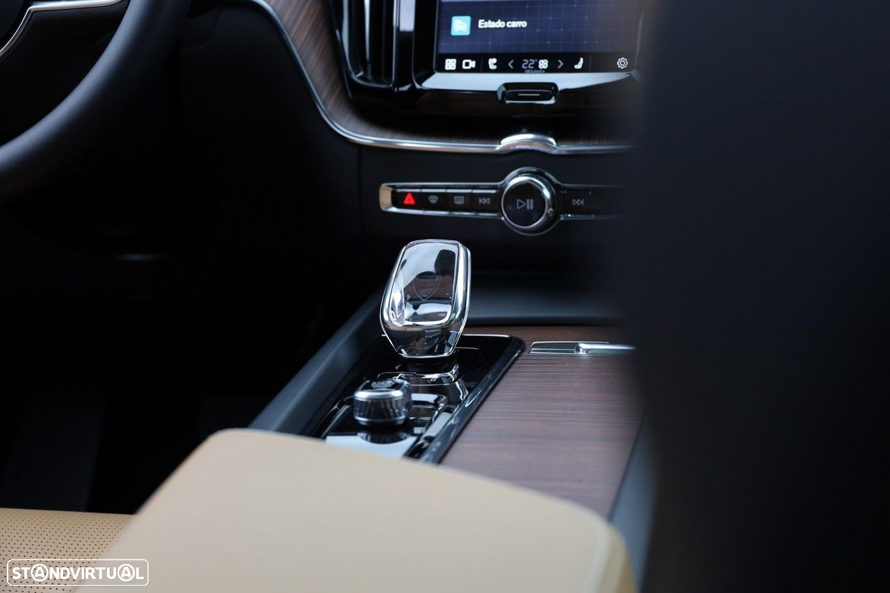 Volvo XC 60 2.0 T6 PHEV Plus Bright AWD - 18