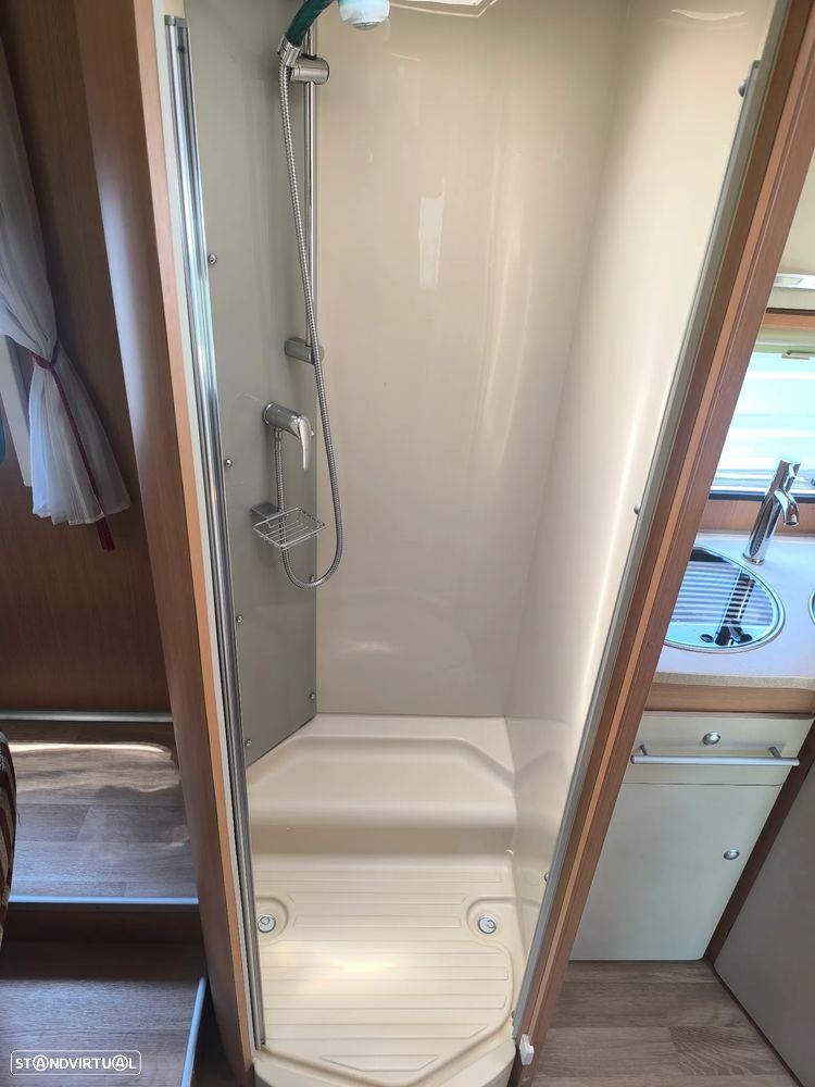 Challenger Genesis Cama central - 11