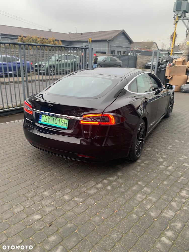 Tesla Model S - 2
