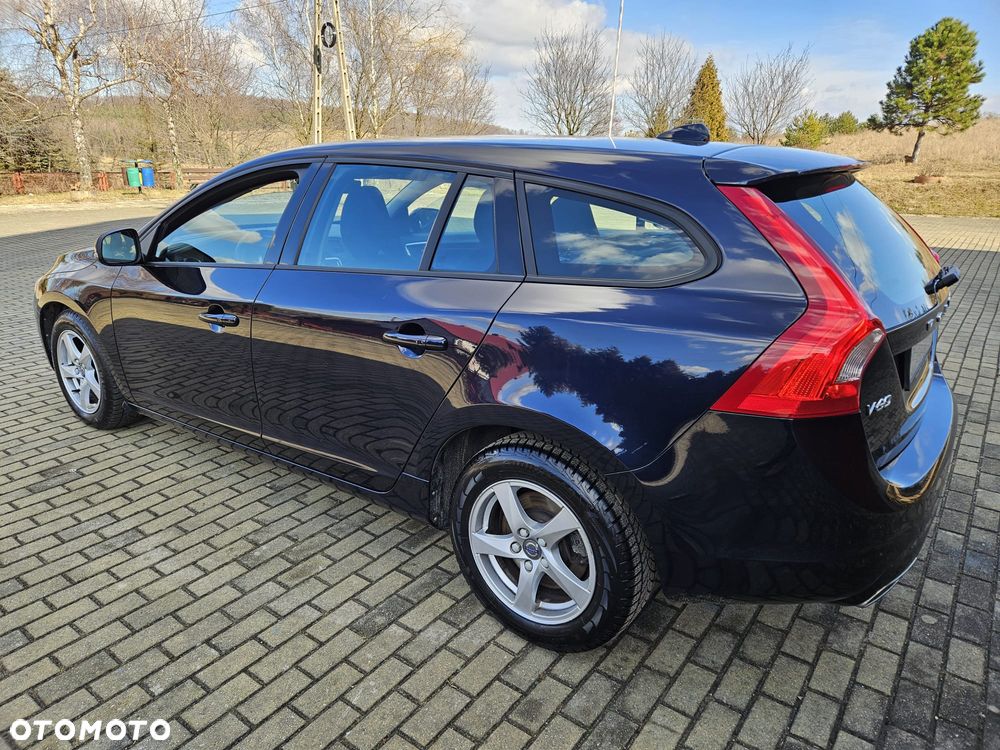 Volvo V60 D4 Momentum - 11
