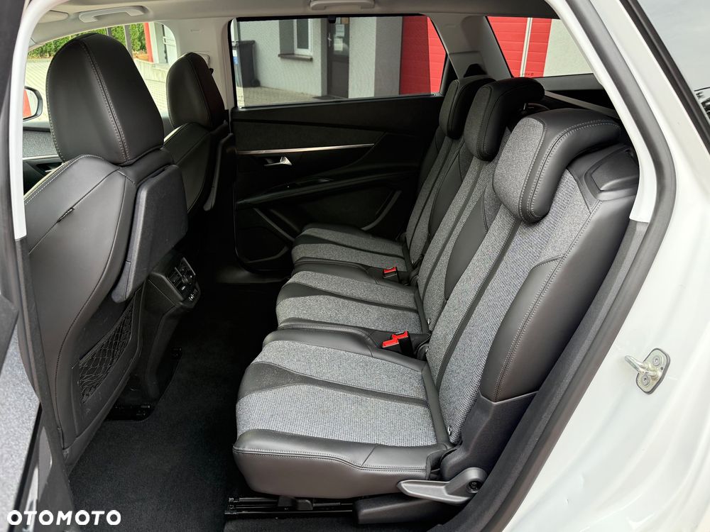 Peugeot 5008 1.6 BlueHDI Allure S&S EAT6 - 26