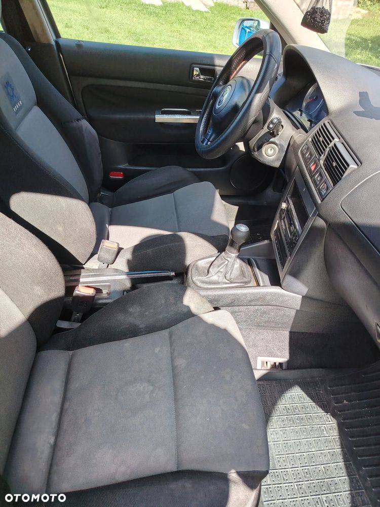Volkswagen Golf - 6