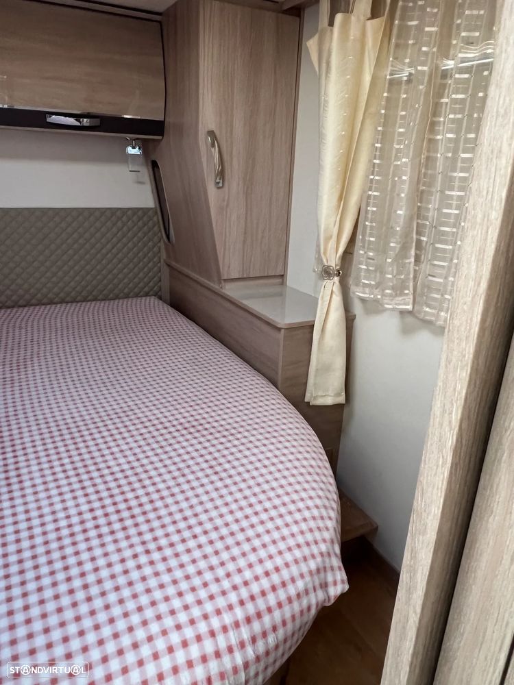 Rapido Serie 8F Cama Central - 35