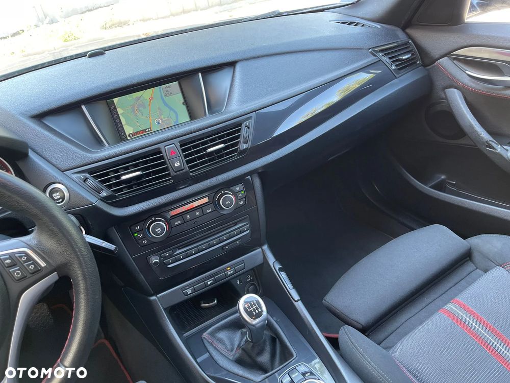 BMW X1 sDrive16d xLine - 17