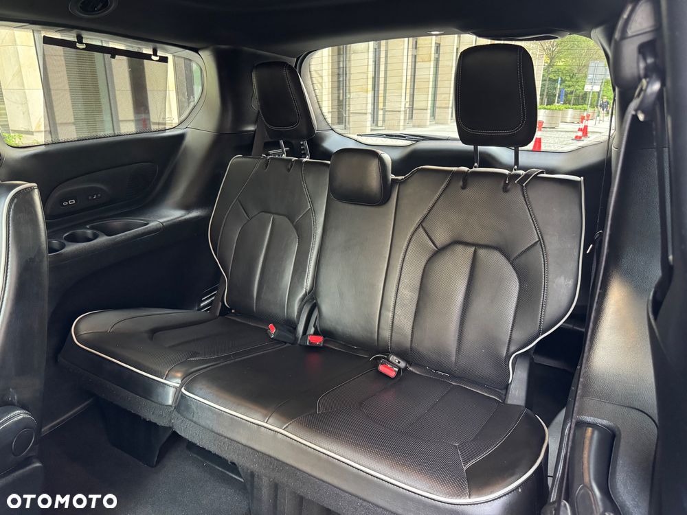 Chrysler Pacifica - 25